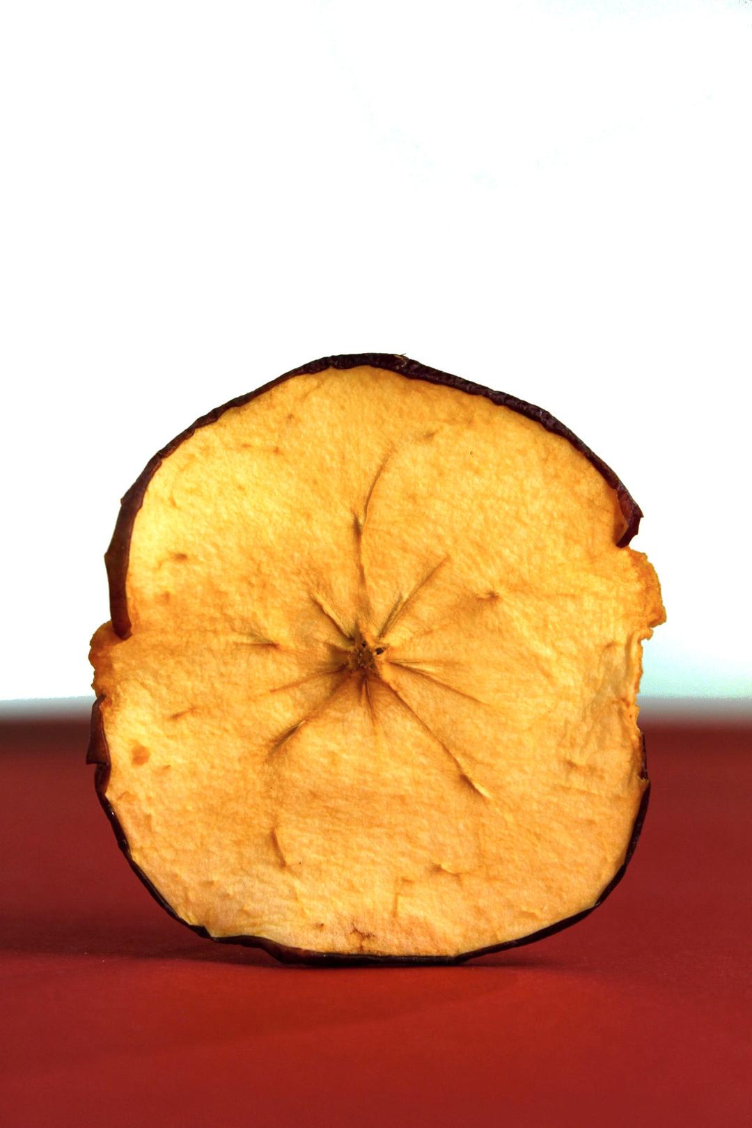 Dried apple chips