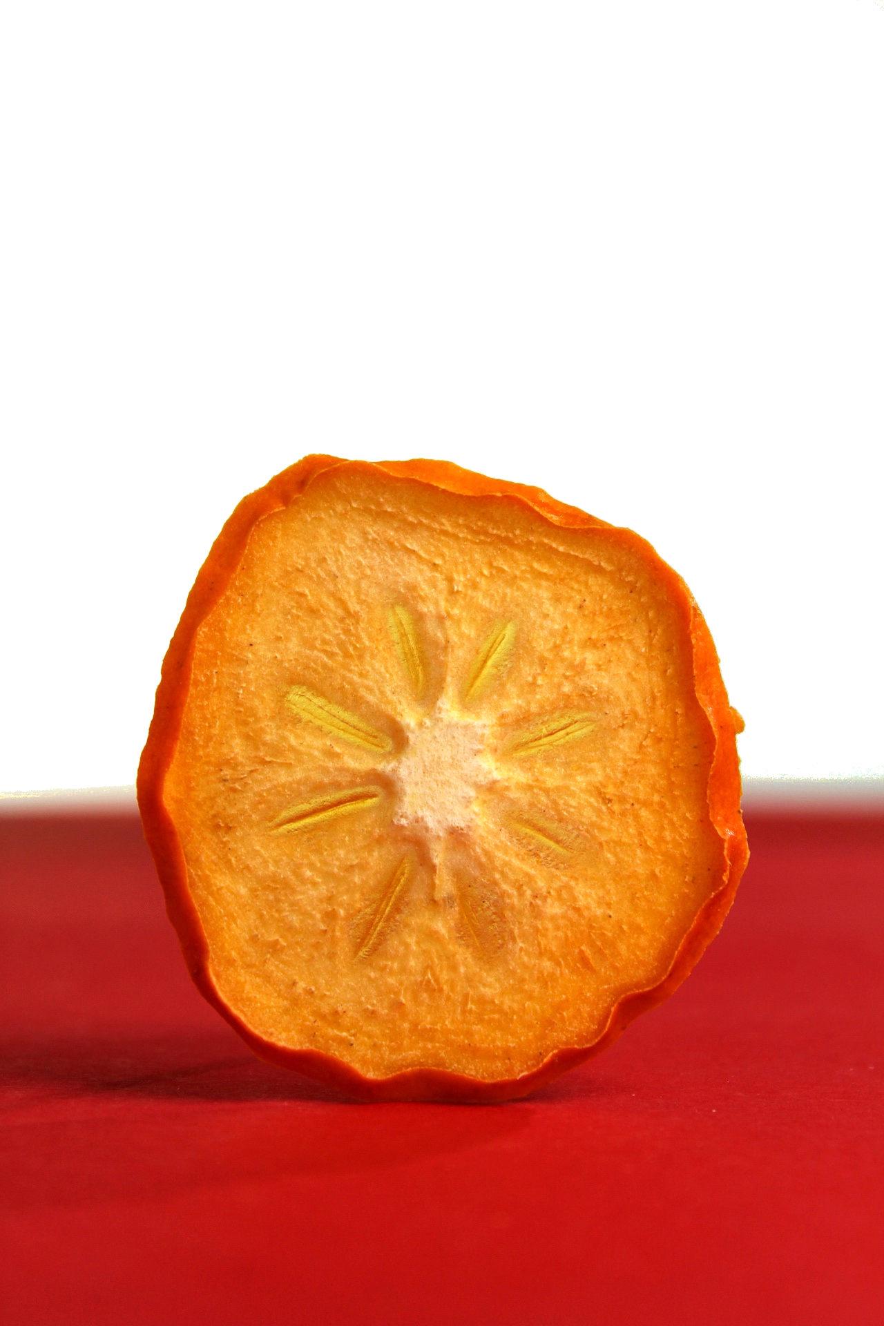 Dried persimmon chips