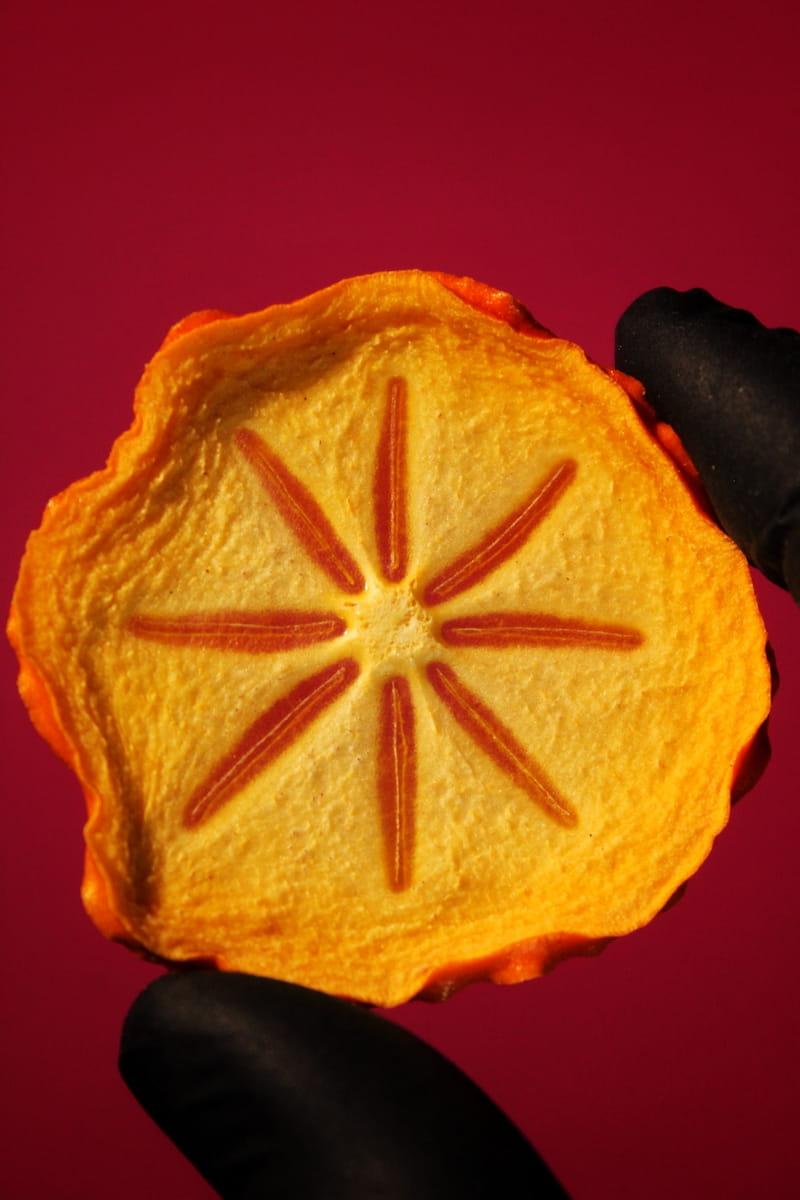 Dried persimmon chips